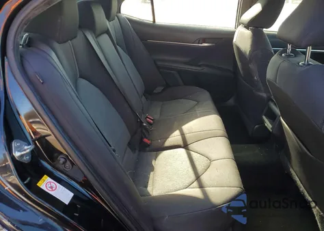 2018 Toyota Camry L z USA, uszkodzony, nr VIN 4T1B11HK6JU022270